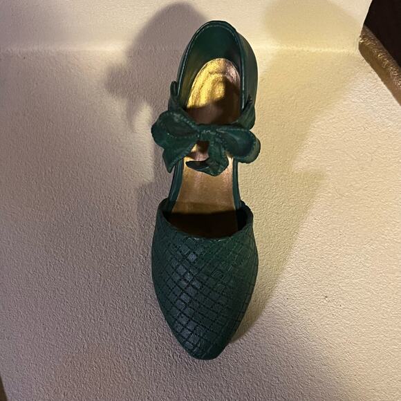 Just the Right Shoe Sumptuous Quilt - Picture 1 of 9